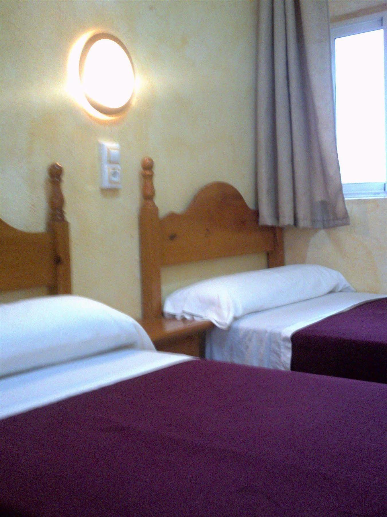 Pension Lisdos Seville Luaran gambar