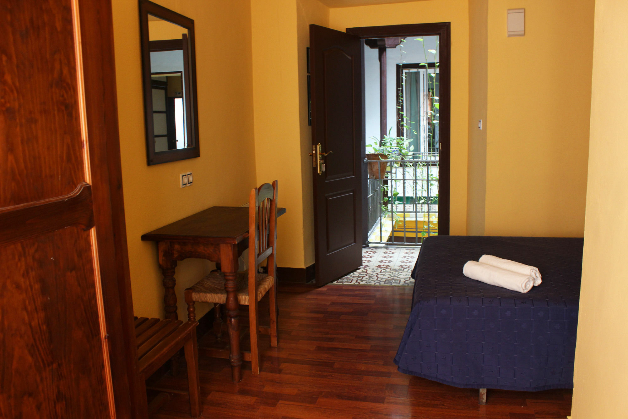Pension Lisdos Seville Luaran gambar
