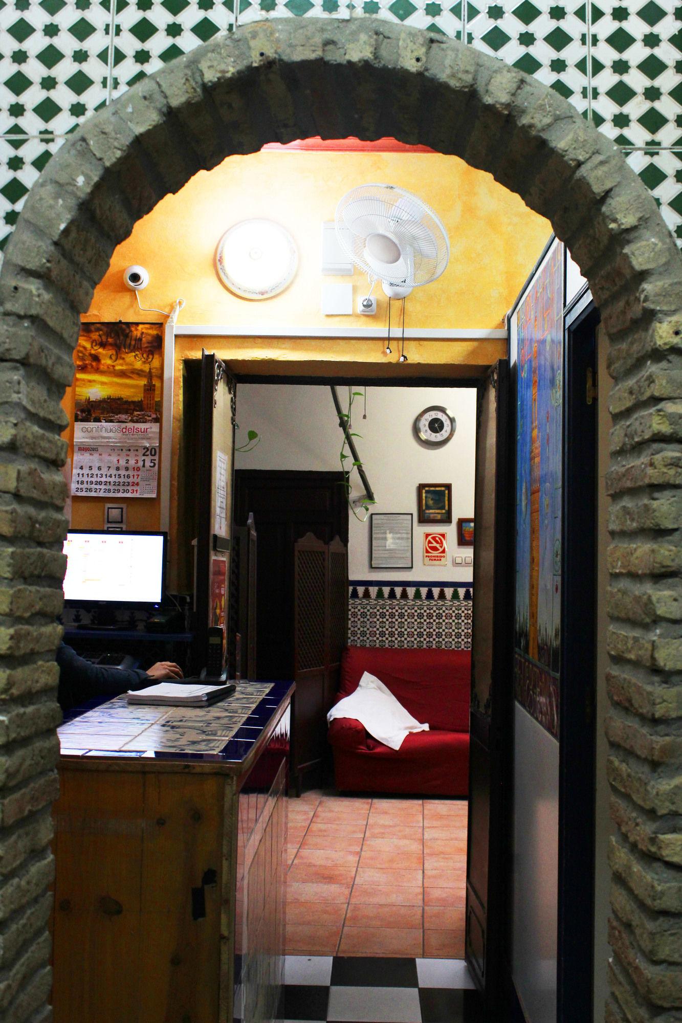 Pension Lisdos Seville Luaran gambar