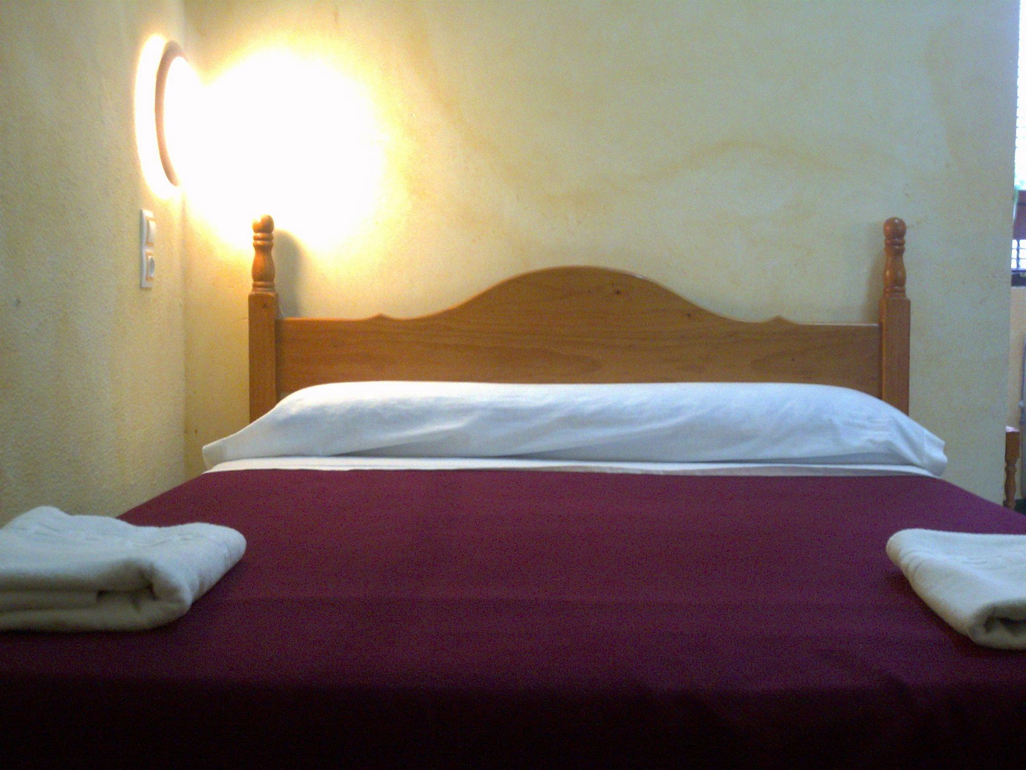 Pension Lisdos Seville Luaran gambar